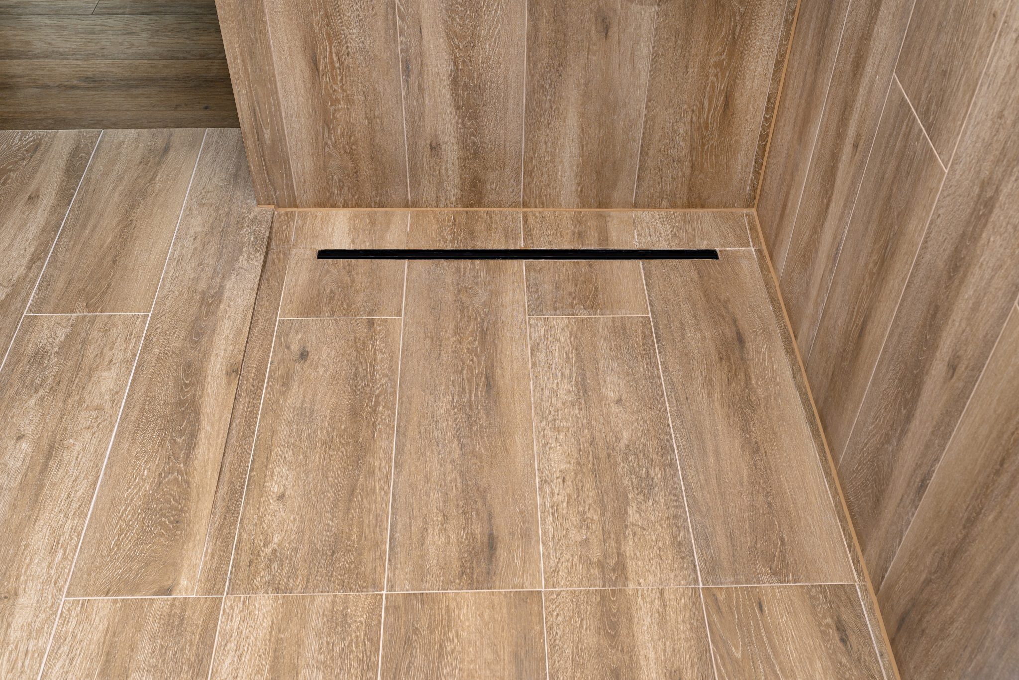 Can You Use Laminate Flooring for Shower Walls? (Explained!) www